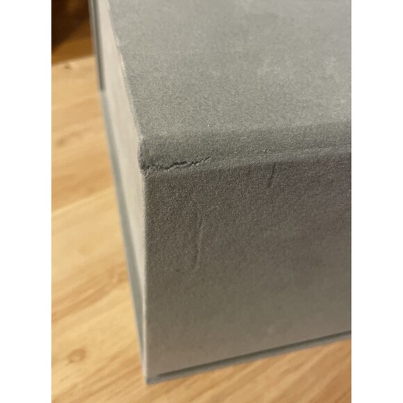 Authentic Van Cleef & Arpels VCA Gray Gift Velvet Large Magnetic Storage Box - Picture 3 of 6